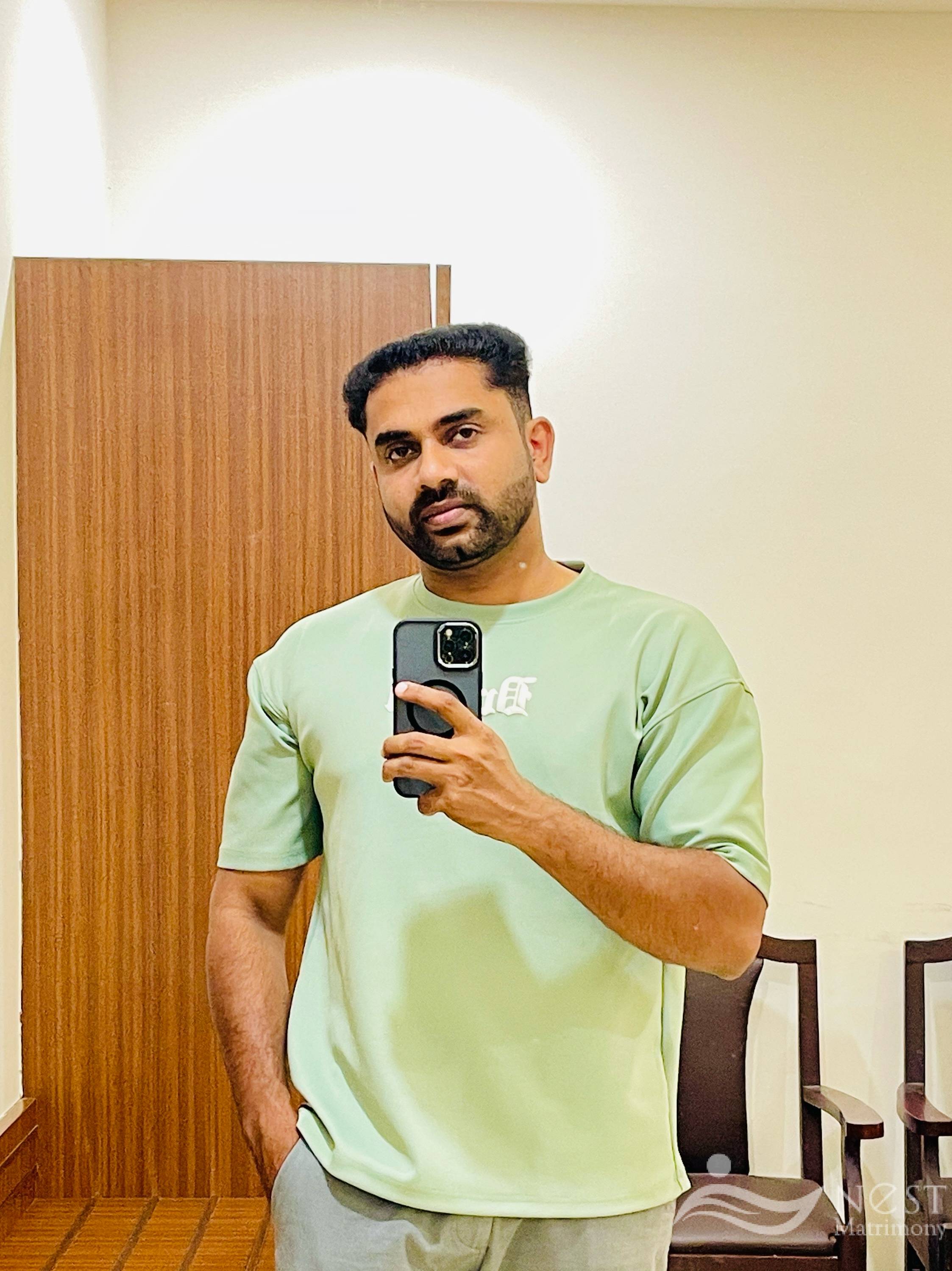 Dhanesh.v.t